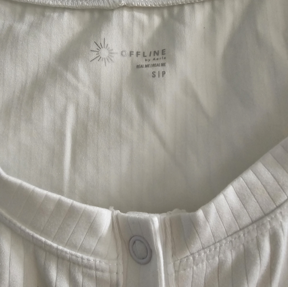 🌟7/25$ AERIE Real Me Henley Crop Tee - Picture 5 of 8
